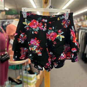 Lush Ladies SM Black Floral Shorts